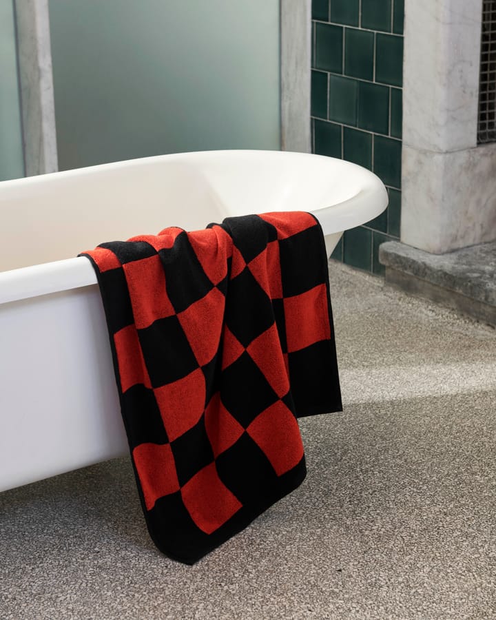 Check bath towel 70x136 cm - Poppy red - HAY