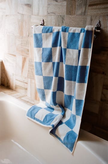 Check bath towel 70x136 cm - Sky blue - HAY
