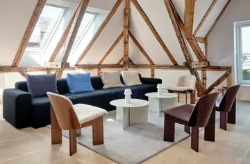 Chisel lounge chair - Dark bordeaux lacquered beech - HAY