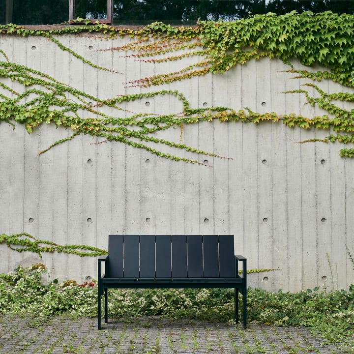 Crate Dining Bench lacquered pine, Black HAY
