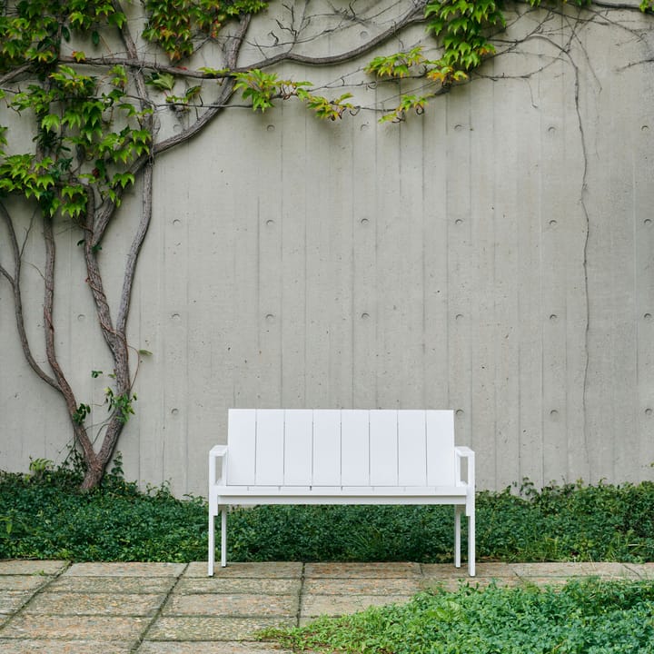 Crate Dining Bench lacquered pine - White - HAY