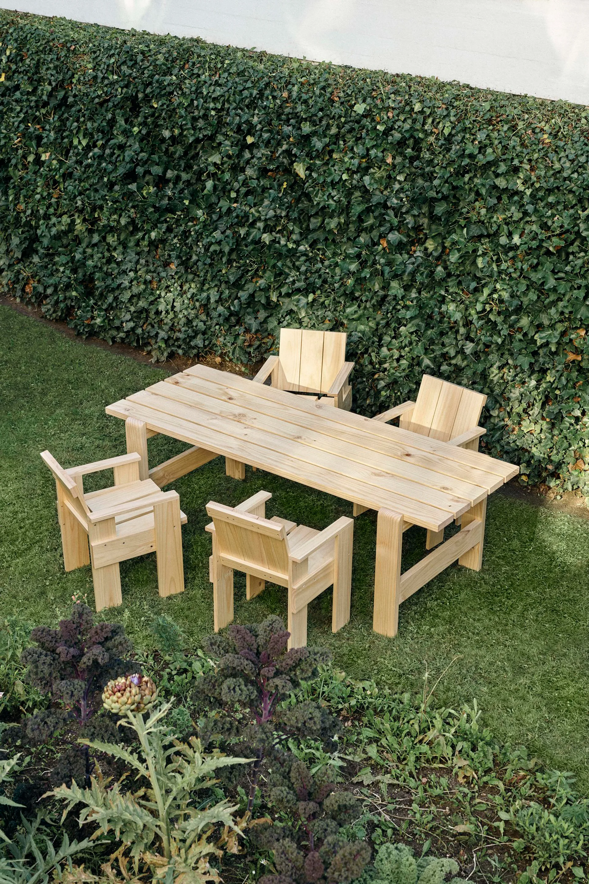 Crate Dining Chair chair with armrests, Water-based lacquered pinewood HAY