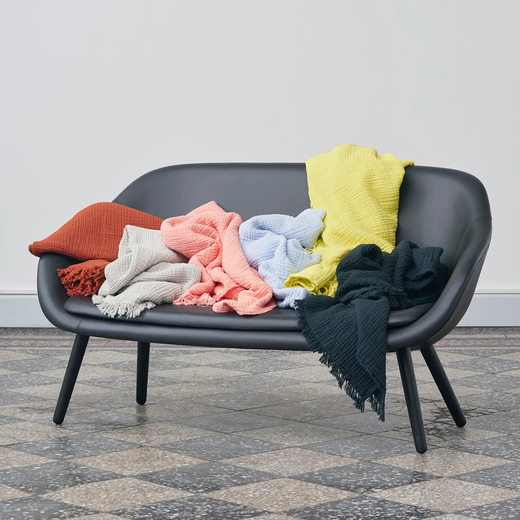 Crinkle throw 150x210cm, grey HAY