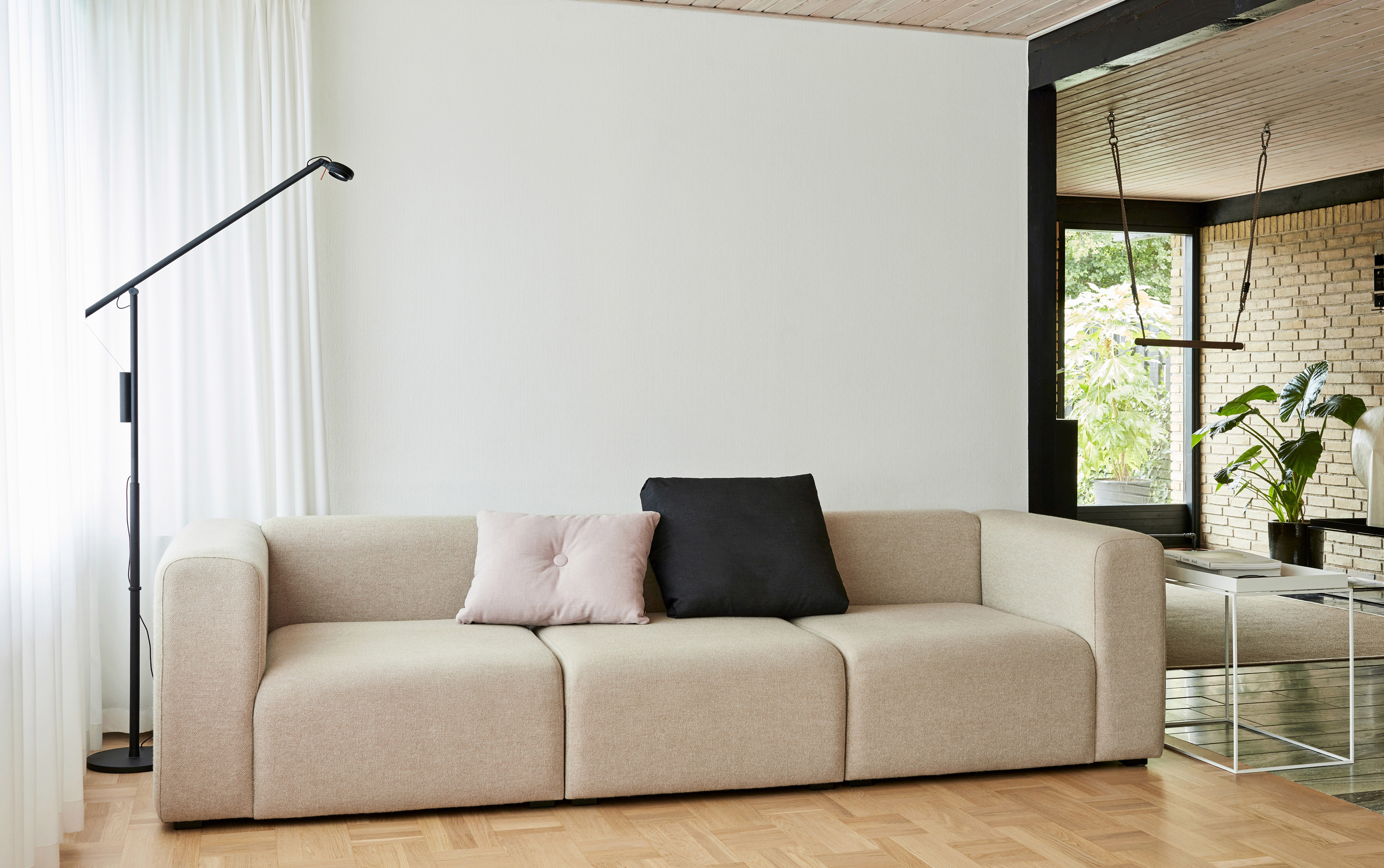 Fifty Fifty floor lamp Soft black
