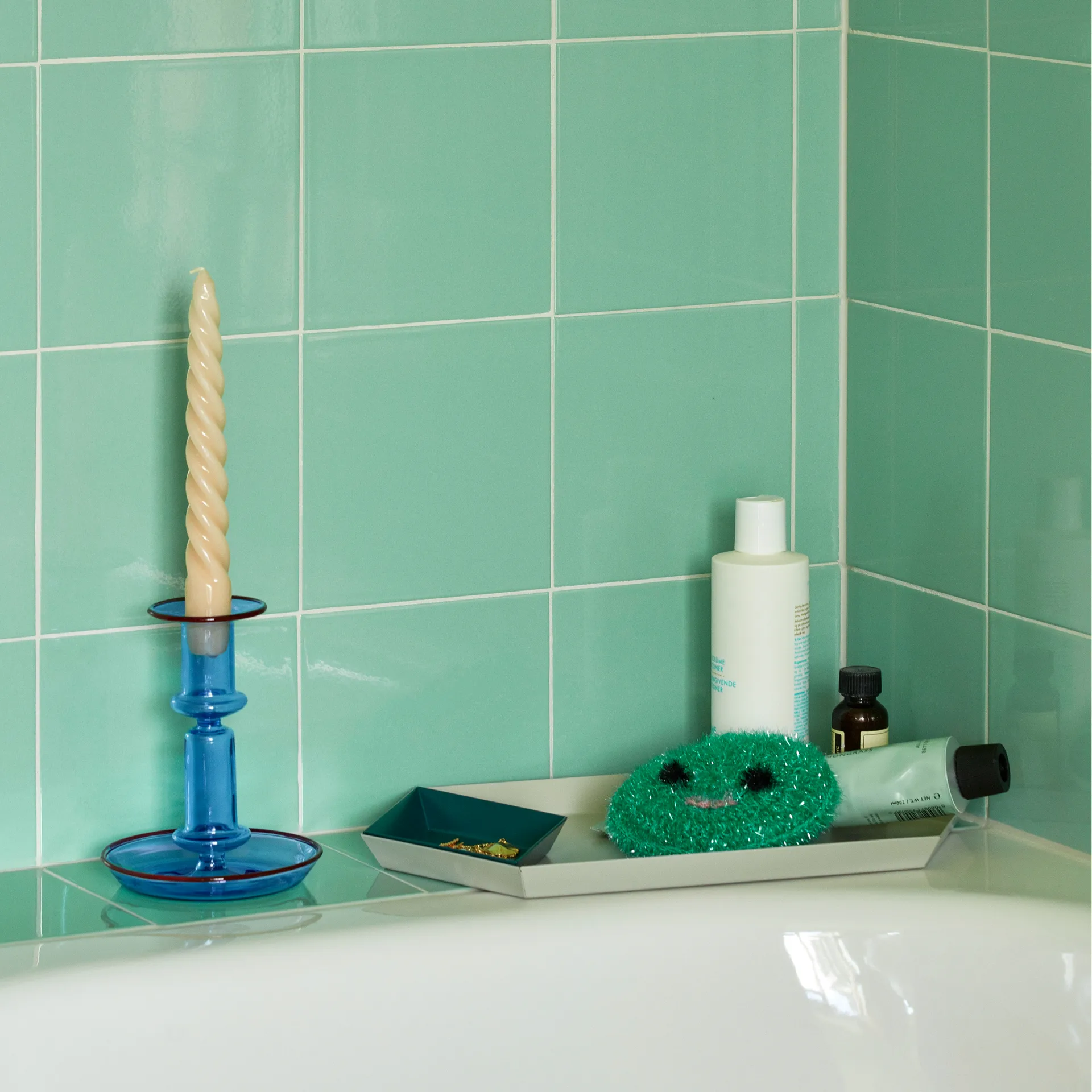 Flare medium candle sticks, light blue-red HAY