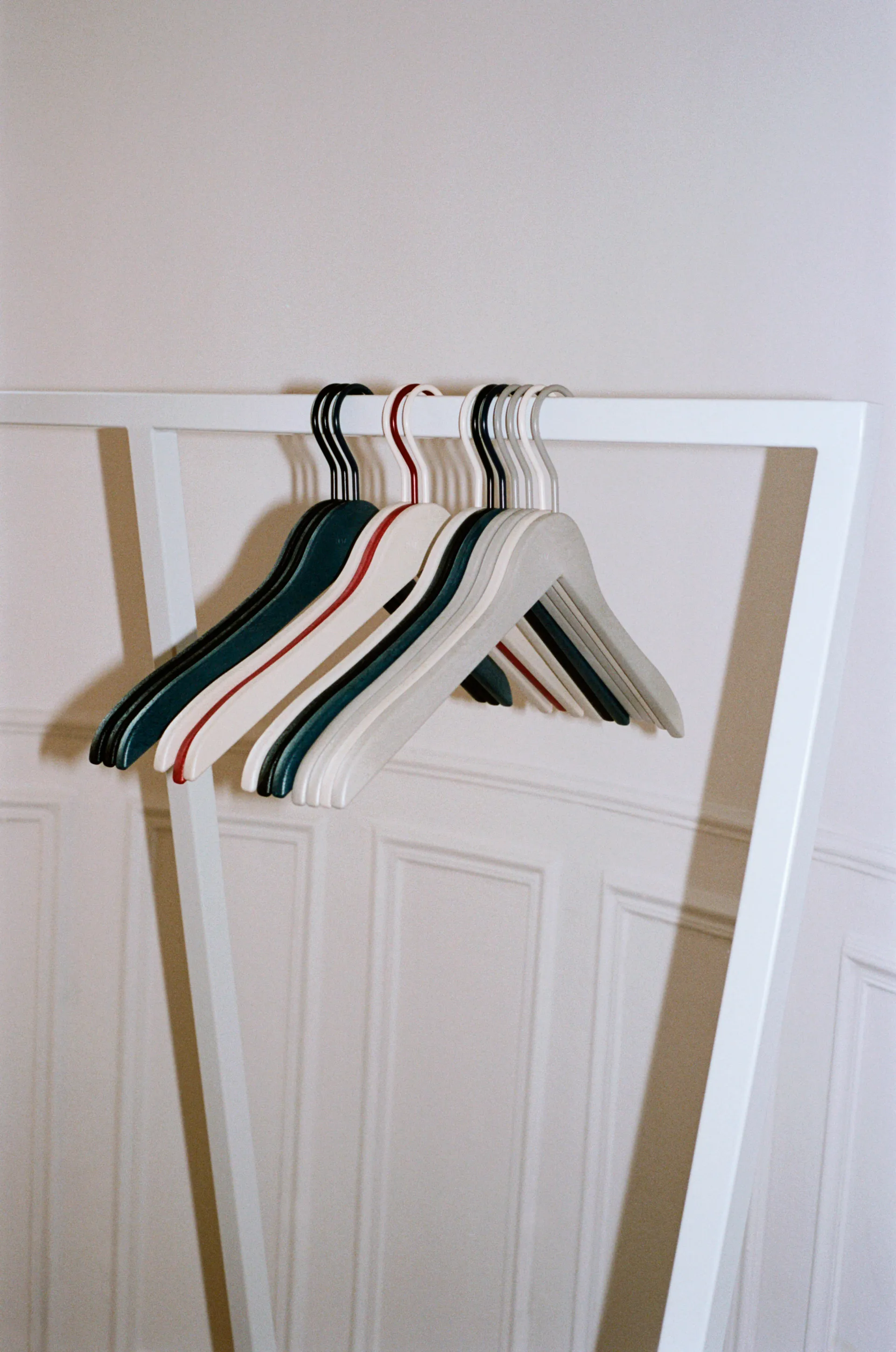 HAY hanger 4-pack, Warm grey HAY
