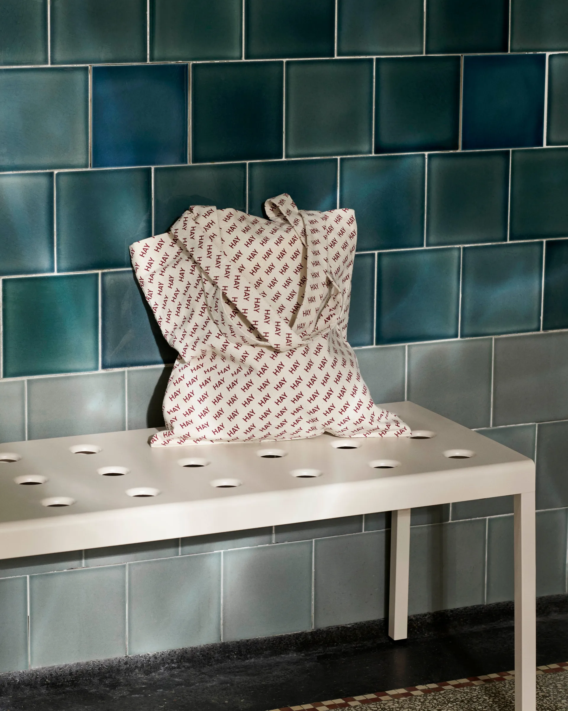 HAY Logo fabric bag, Burgundy HAY