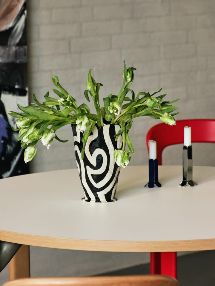 Jessica Hans Shadow vase 25 cm - Black-white - HAY