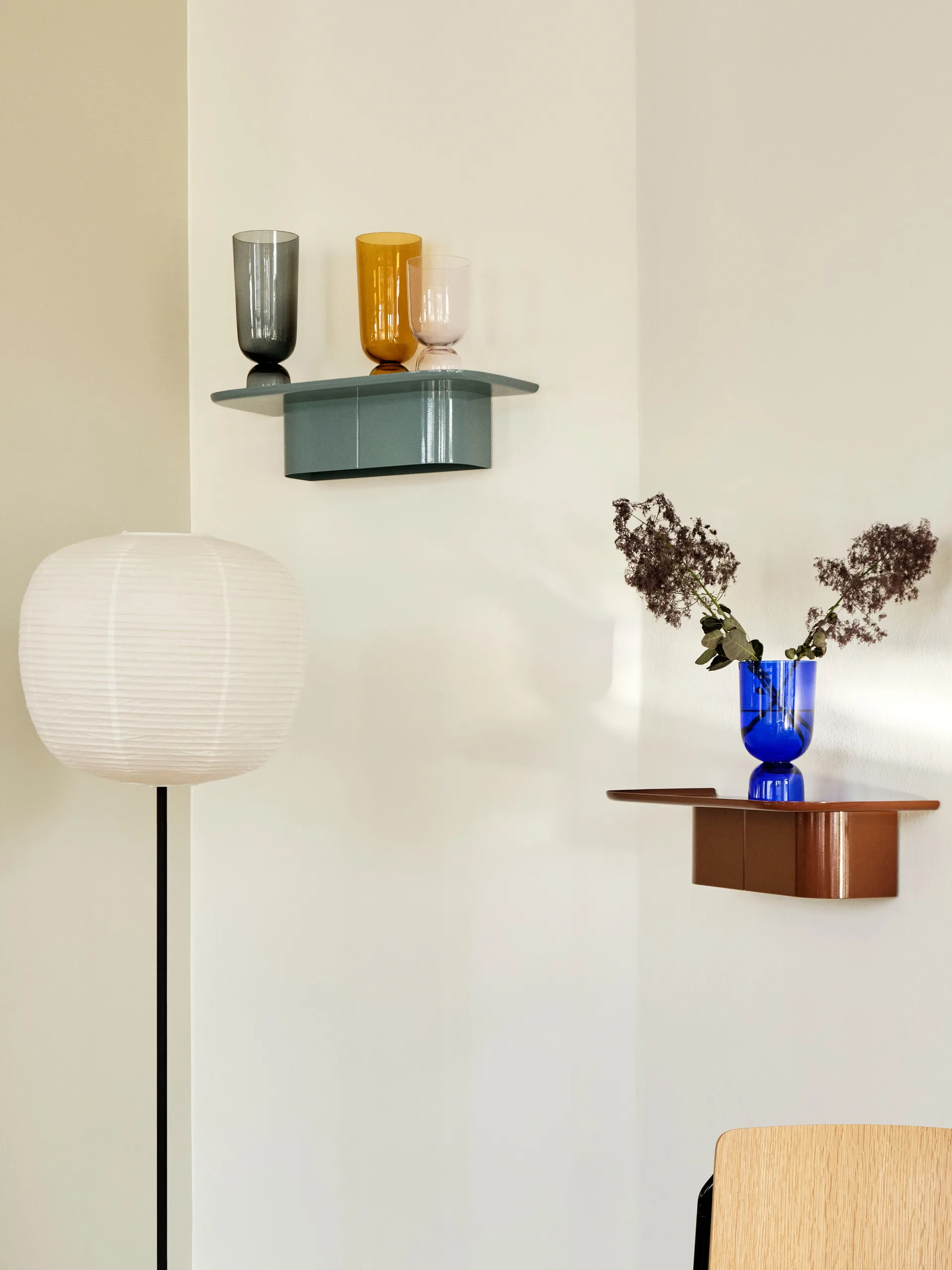 Korpus 4 hook wallshelf M, Cream HAY