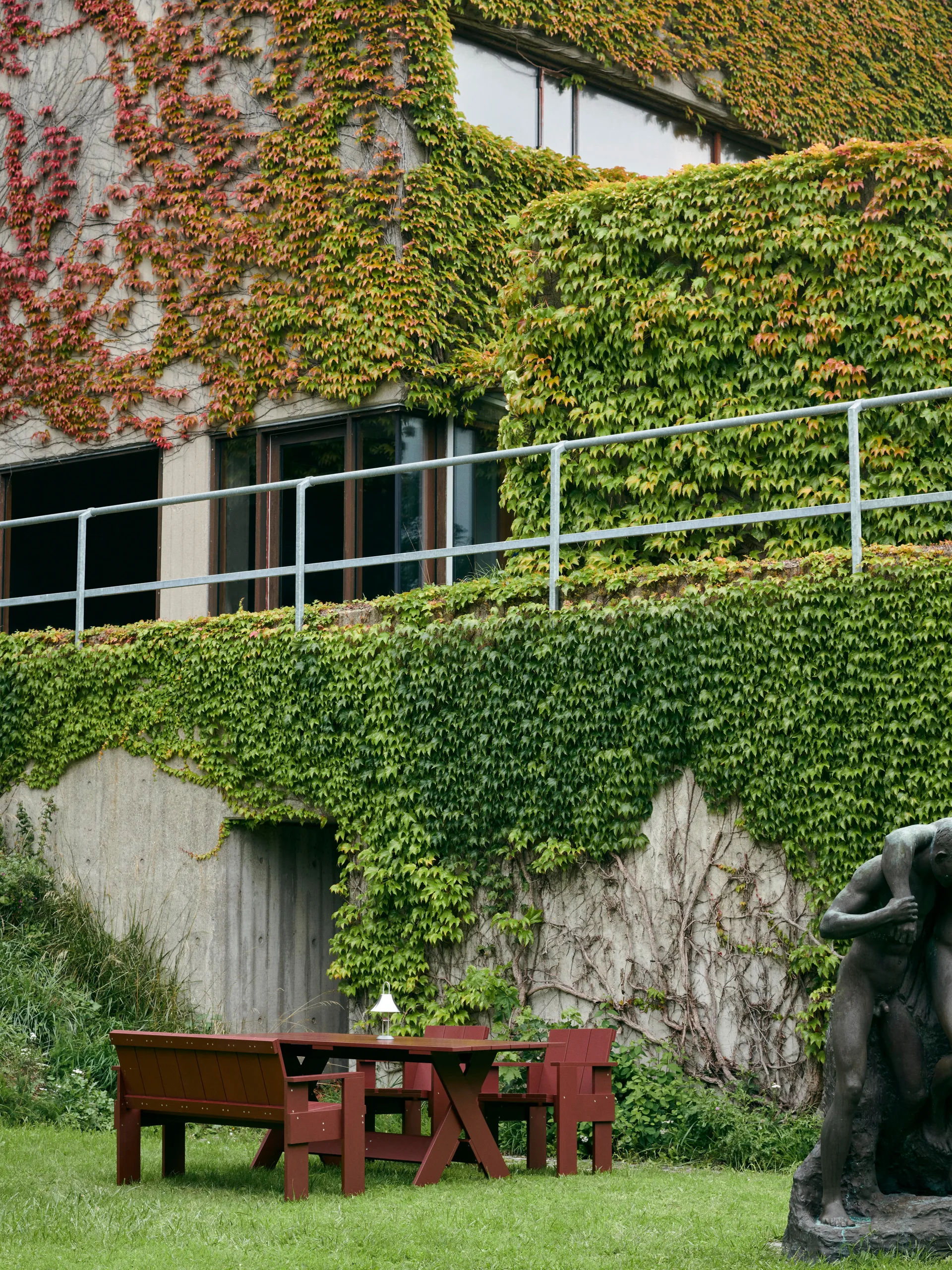 Mousqueton portable table lamp, Oyster white HAY