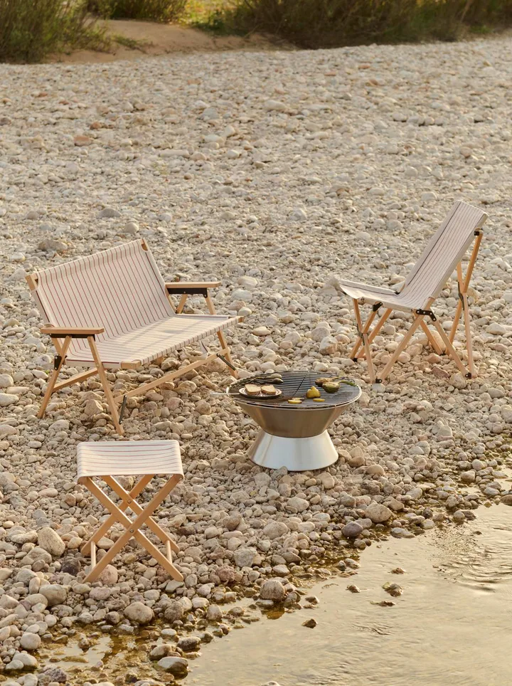 Outdoor Market foldable sofa from HAY - NordicNest.com