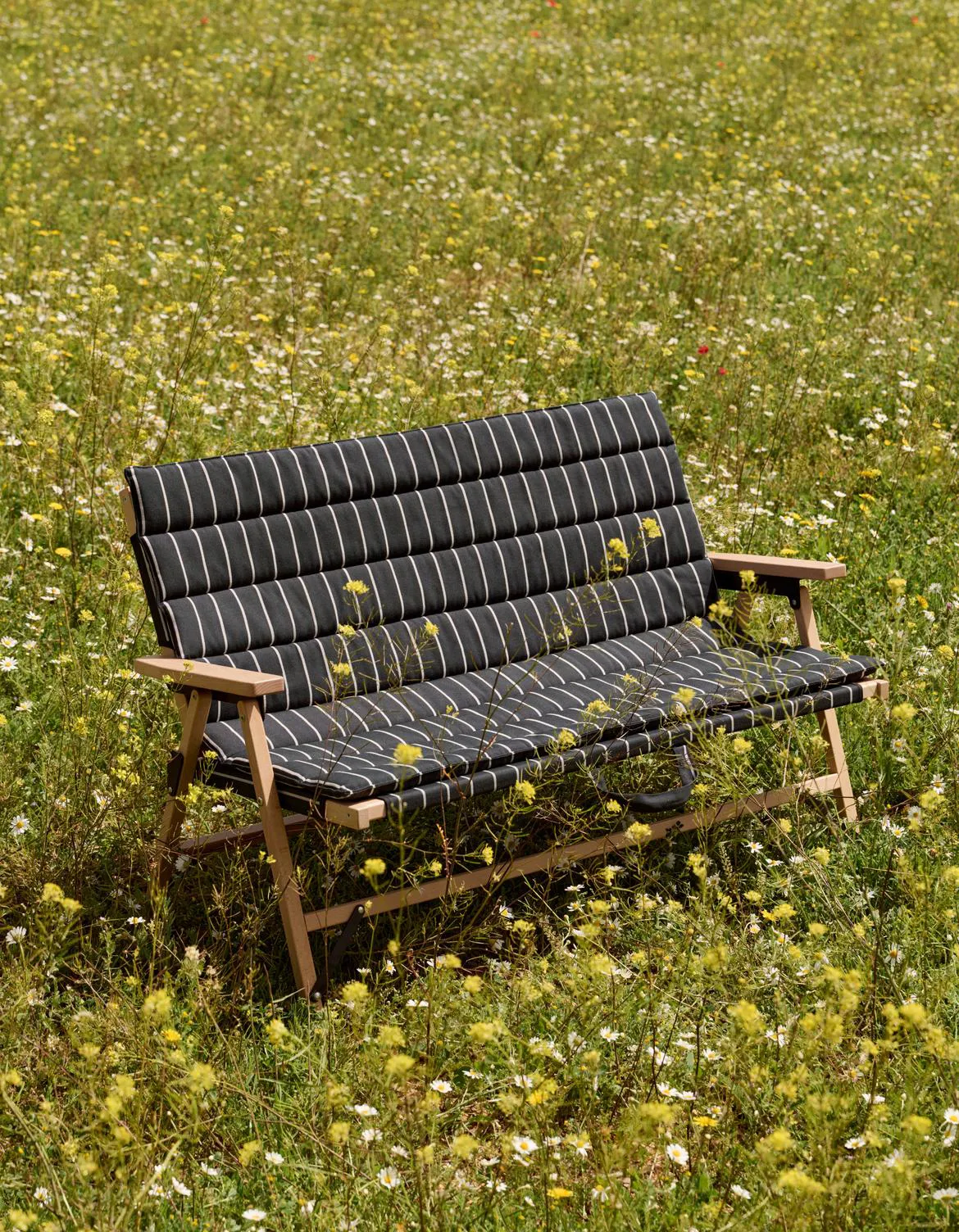 Outdoor Market foldable sofa, Black-beige, 2 seater HAY