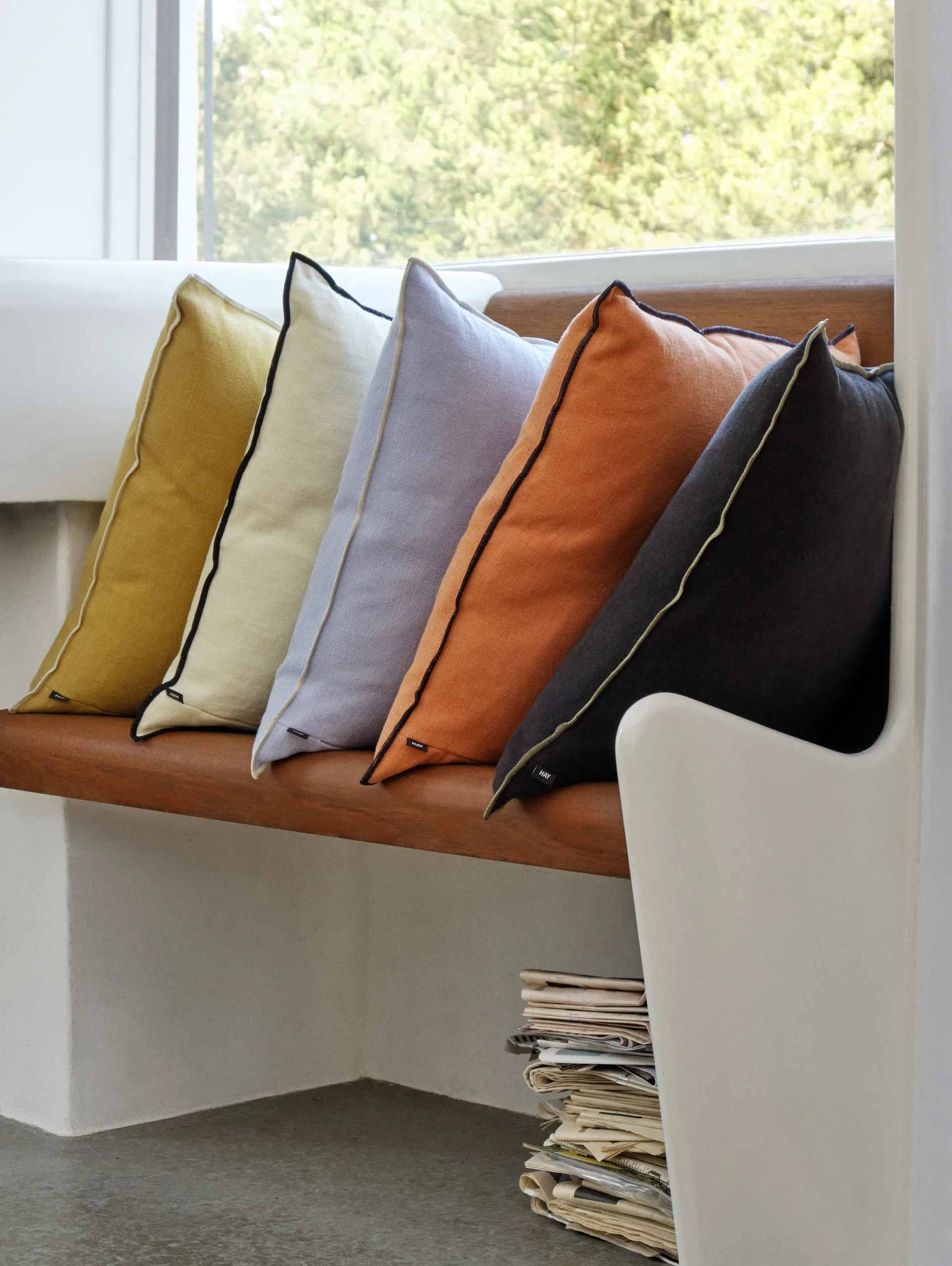 Outline cushion 50x50 cm, Black HAY