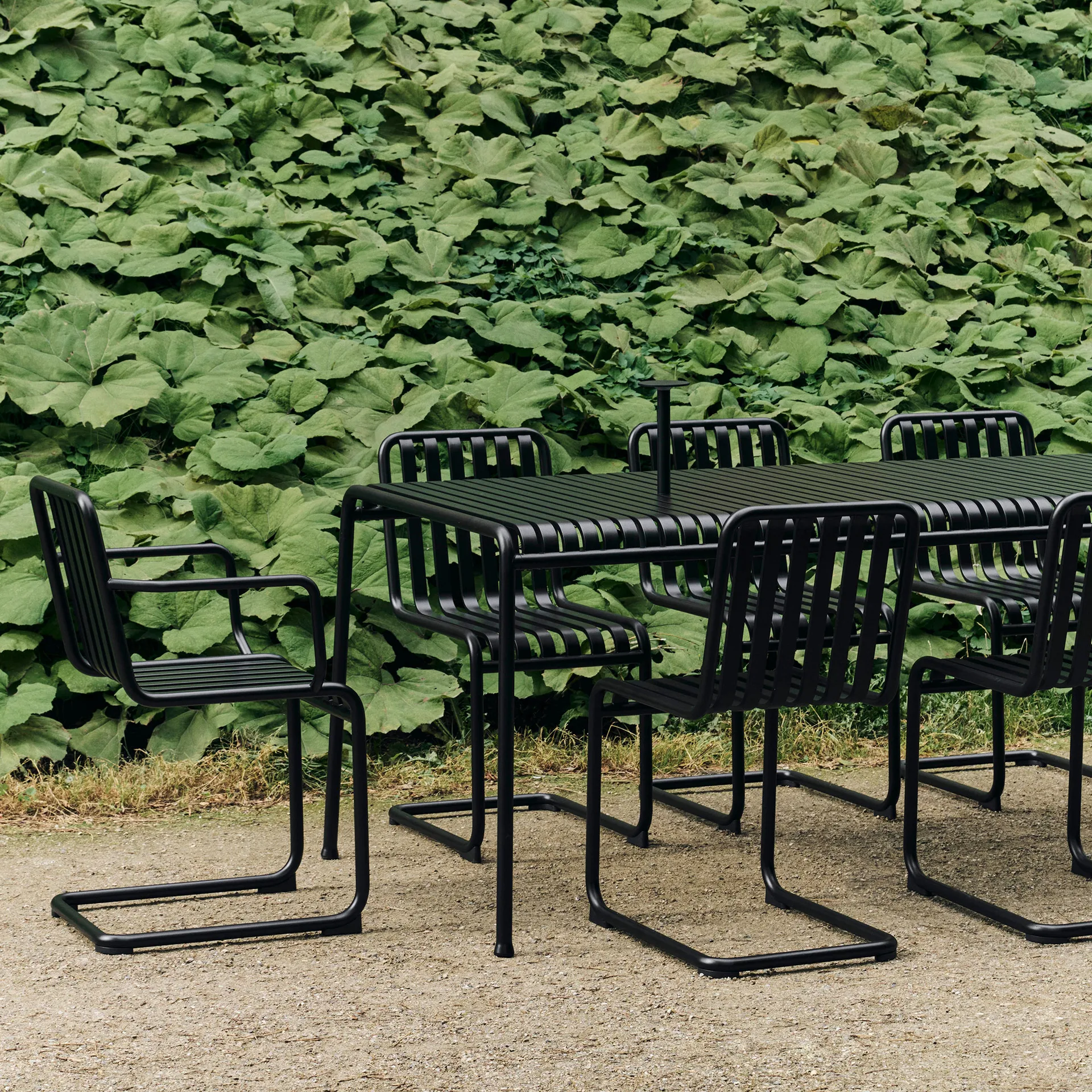 Palissade Cantilever armchair, Anthracite HAY