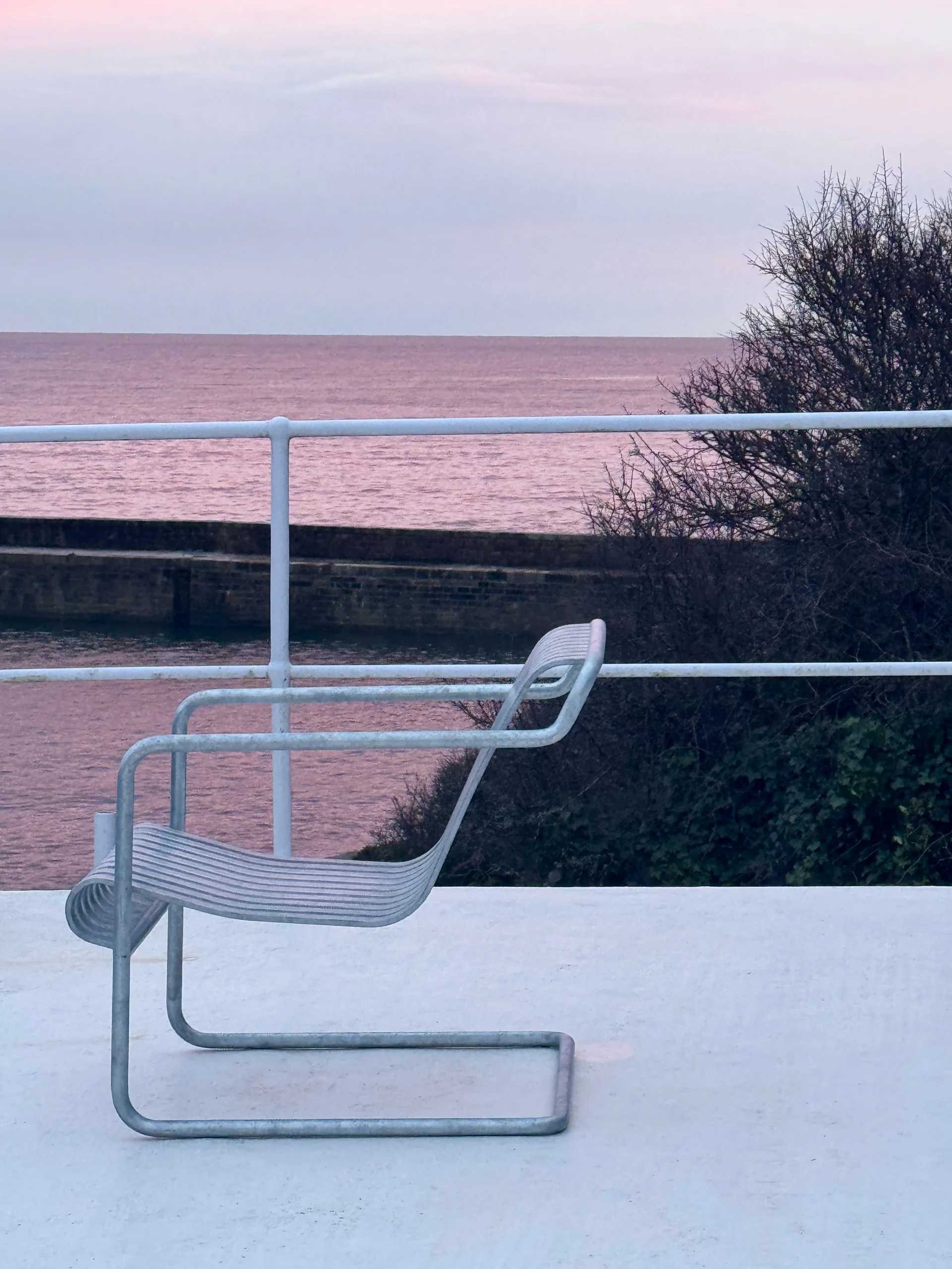 Palissade Cantilever Low lounge armchair, Hot galvanised steel HAY