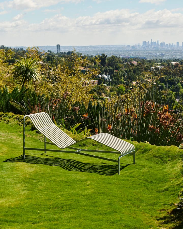 Palissade chaise lounge - Sky grey - HAY