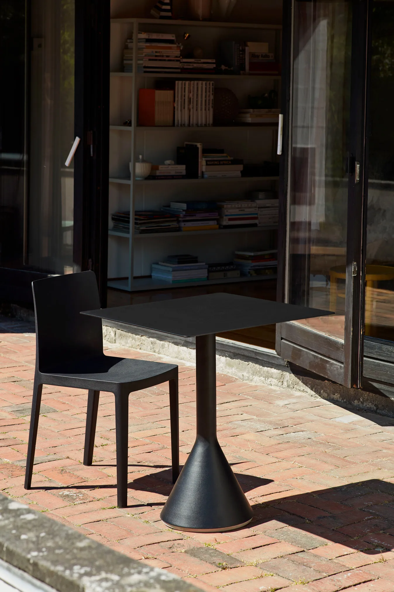 Palissade Cone square coffee table 65x65 cm, Anthracite HAY