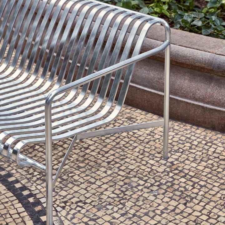 Palissade Dining bench with armrests - Hot galvanized - HAY