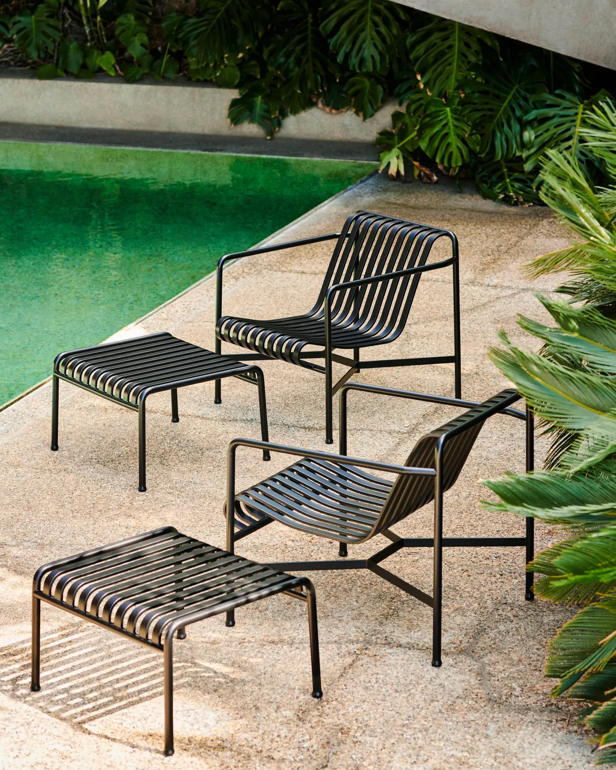 Palissade Low lounge chair, Anthracite HAY