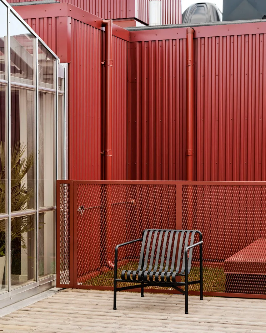 Palissade Low lounge chair, Anthracite HAY