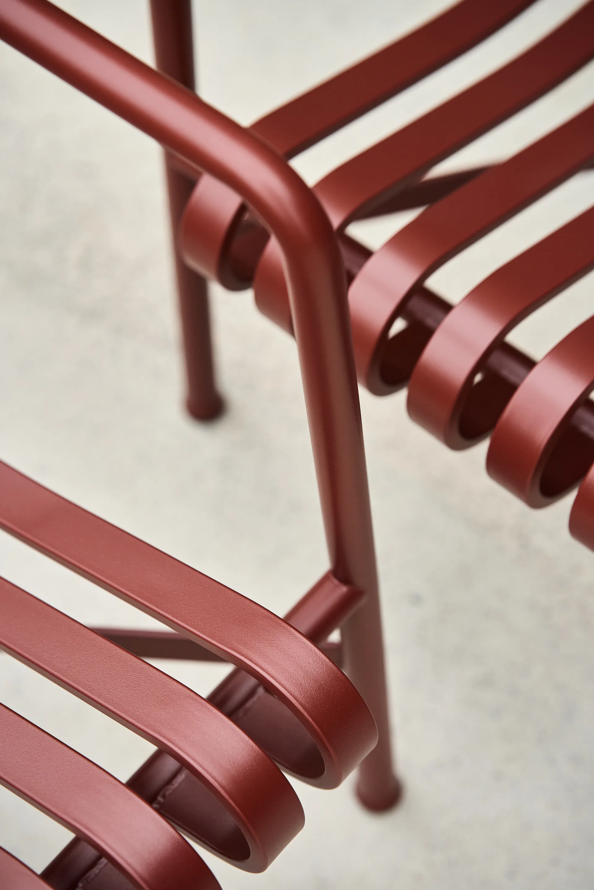 Palissade Low lounge chair, Iron red HAY