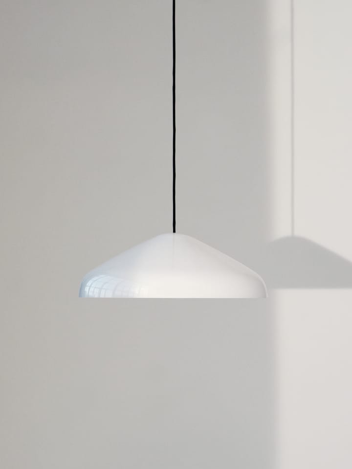 Pao Glass pendant lamp Ø47 cm - White - HAY
