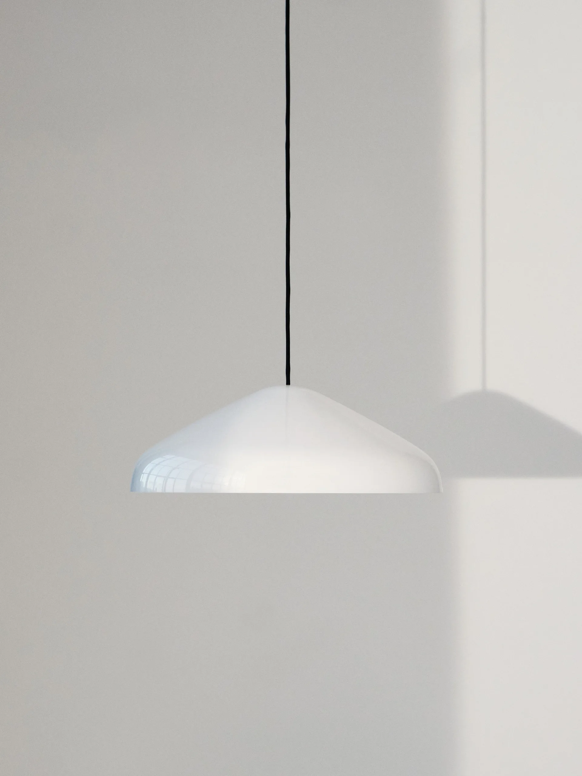 Pao Glass pendant lamp Ø47 cm, White HAY
