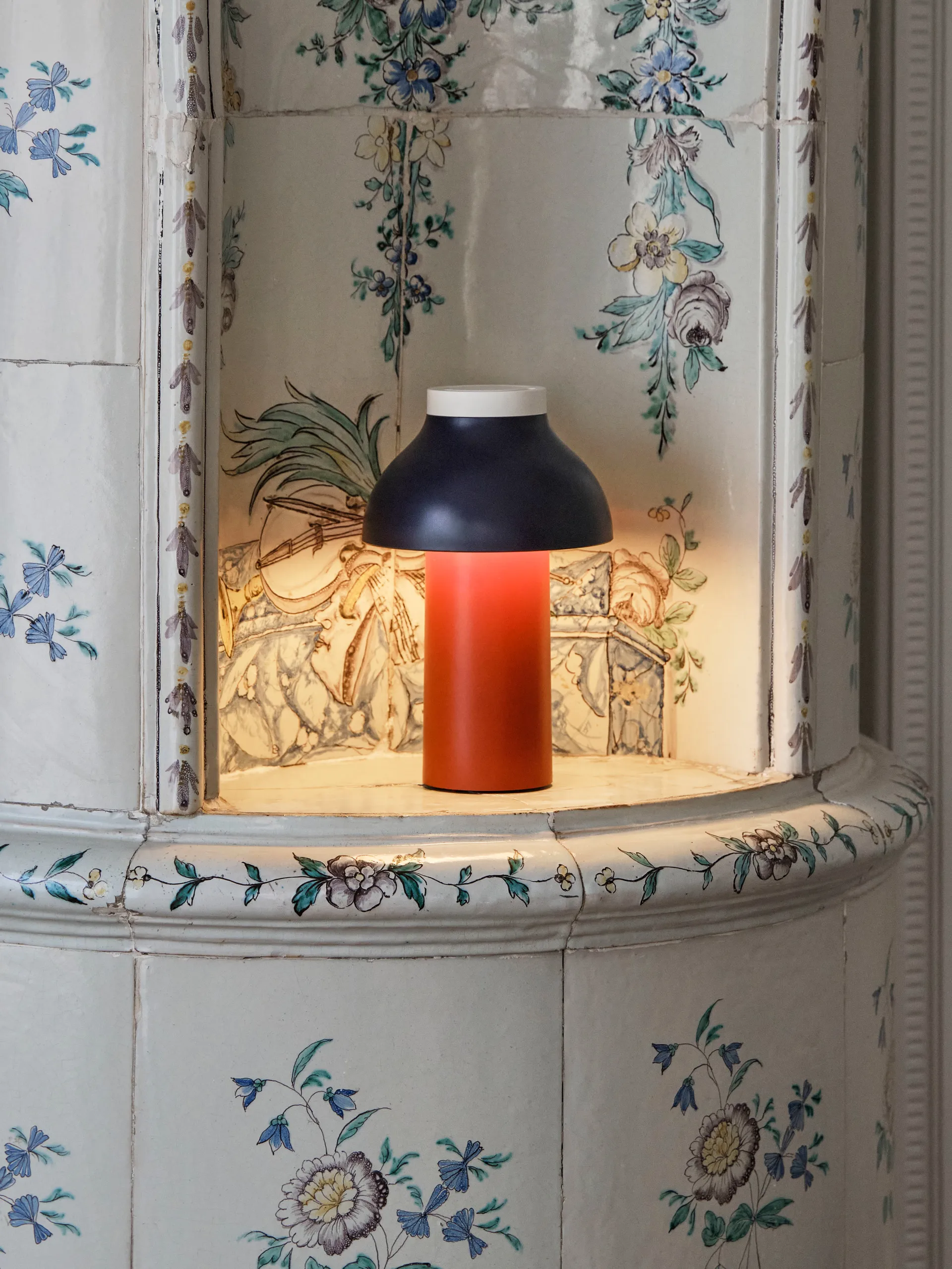 PC Portable table lamp, Dusty red HAY