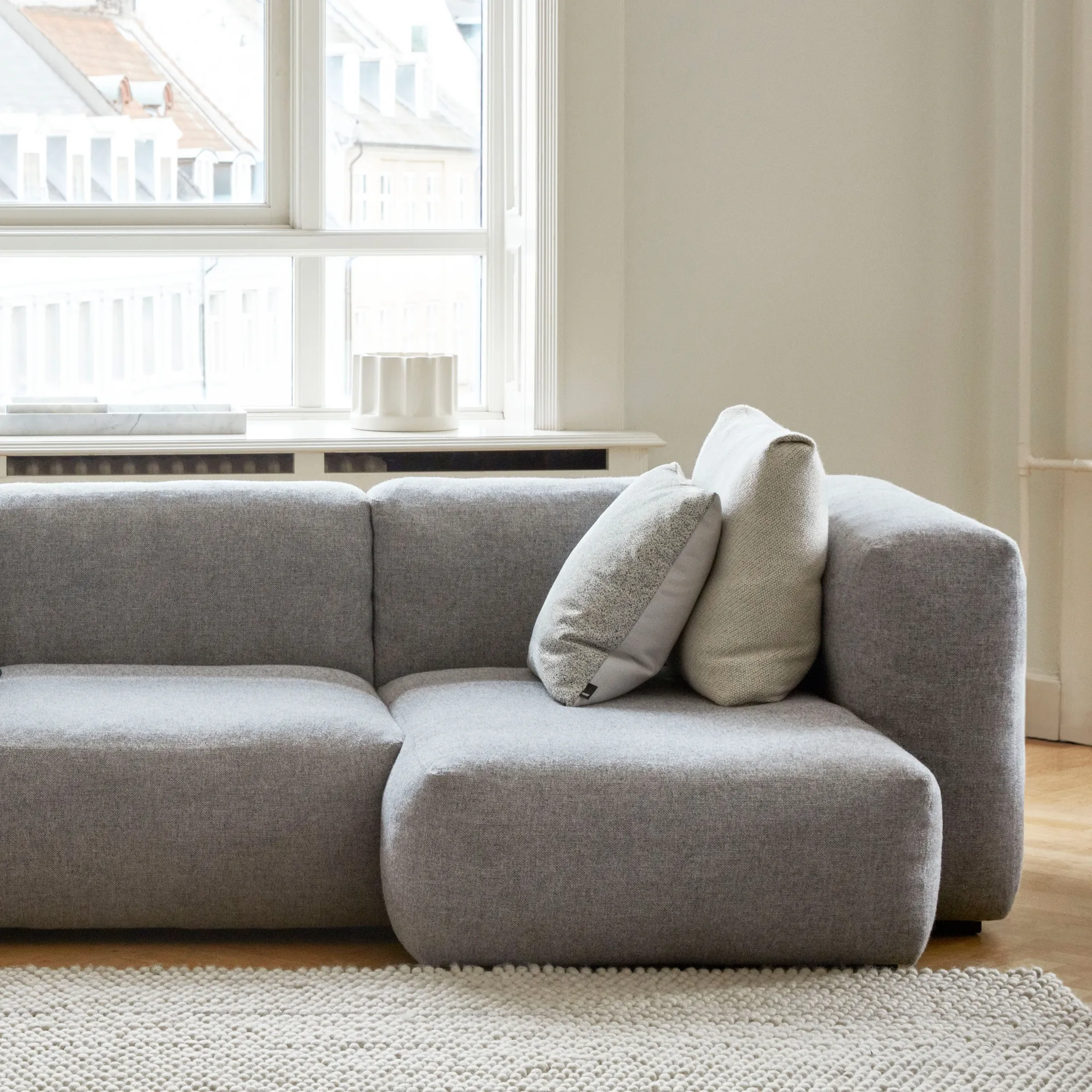 Peas Random wool rug 140x200 cm, Soft grey HAY