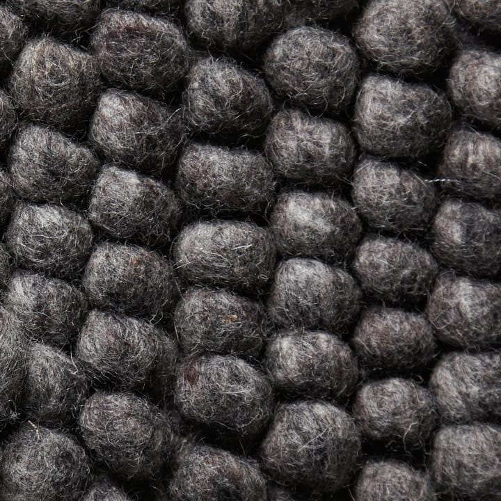 Peas wool rug 140x200 cm - Dark grey - HAY