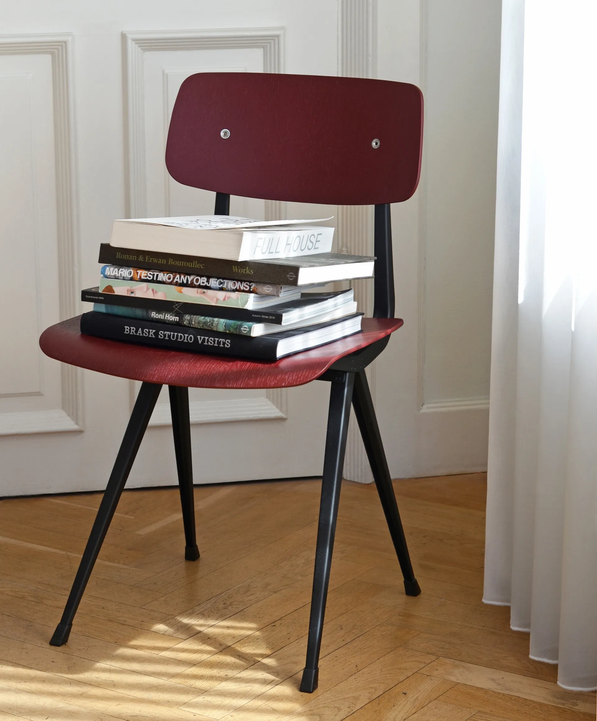 Result chair, Dark brick-black steel frame HAY