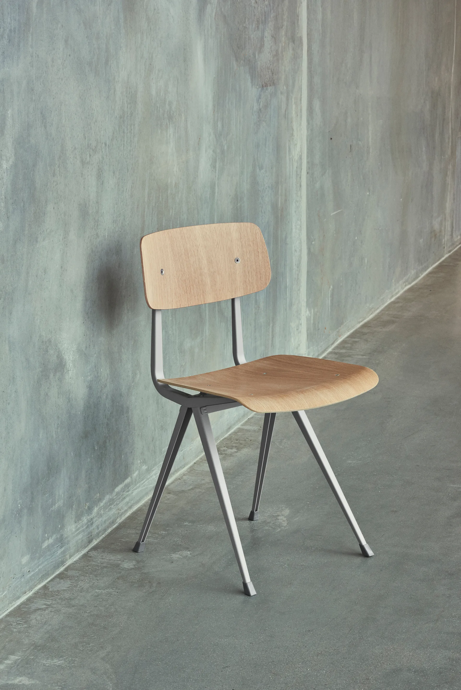 Result chair, Oak-beige steel frame HAY
