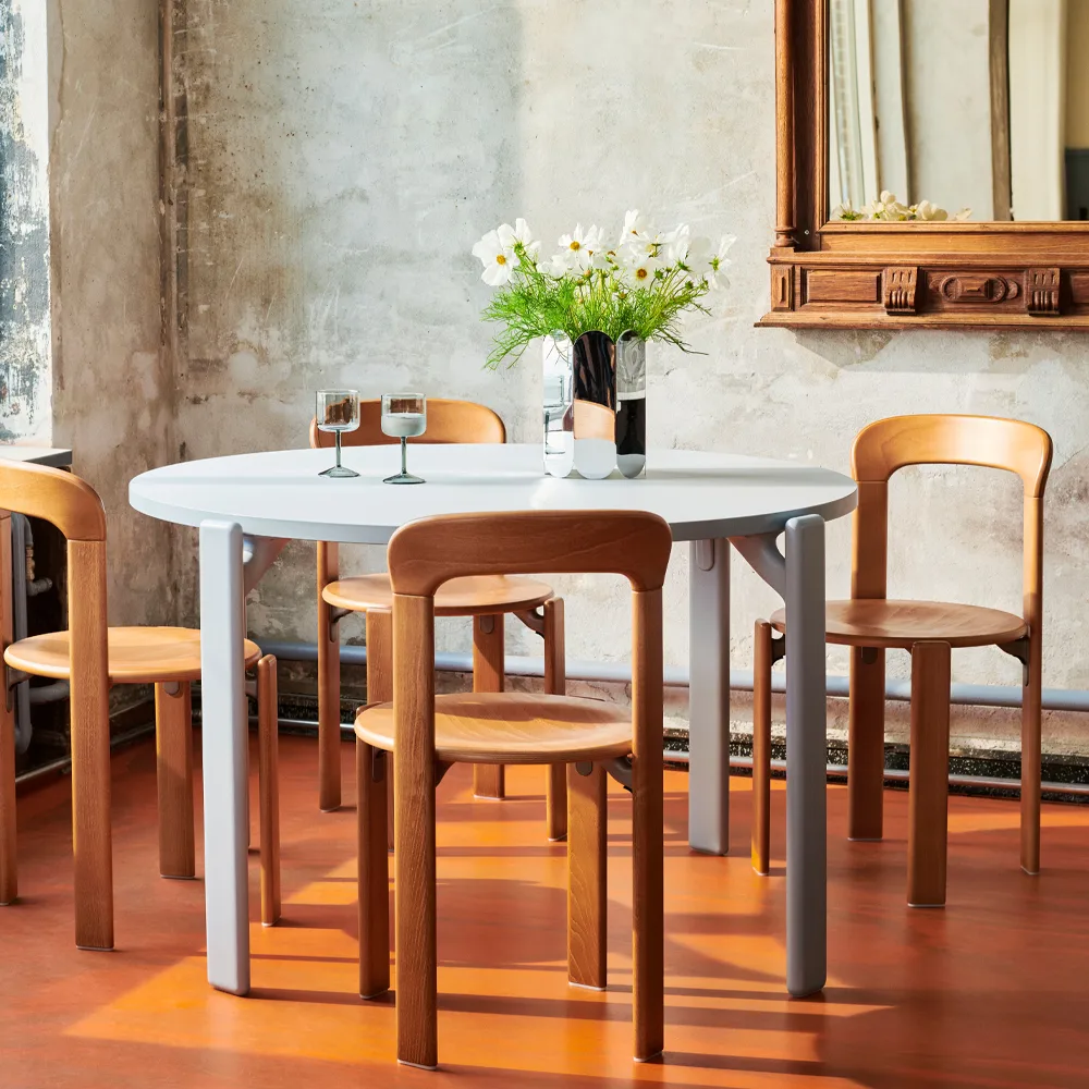 Rey dining table Ø128 cm, deep blue HAY