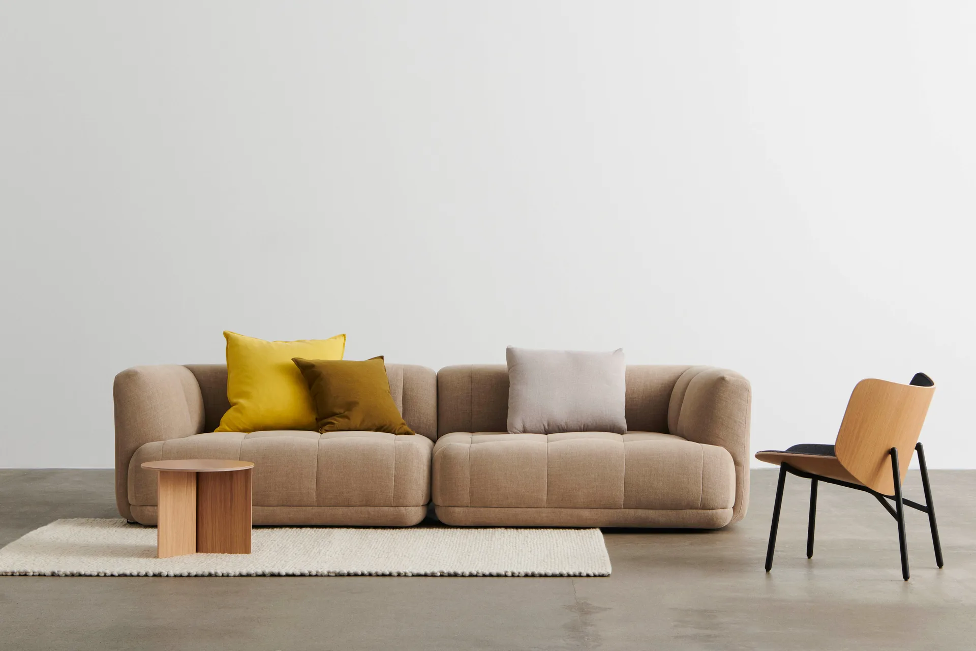 Slit coffee table Ø45 cm, Lacquered oak HAY