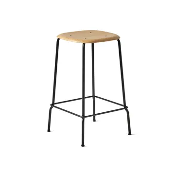 Soft Edge 30 Low bar stool - Oak-black steel frame - HAY