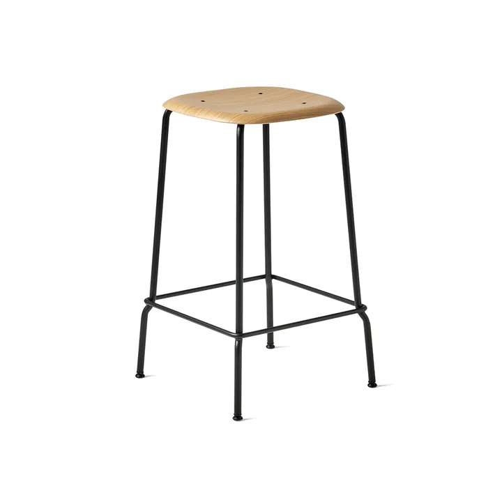 Soft Edge 30 Low bar stool - Oak-black steel frame - HAY