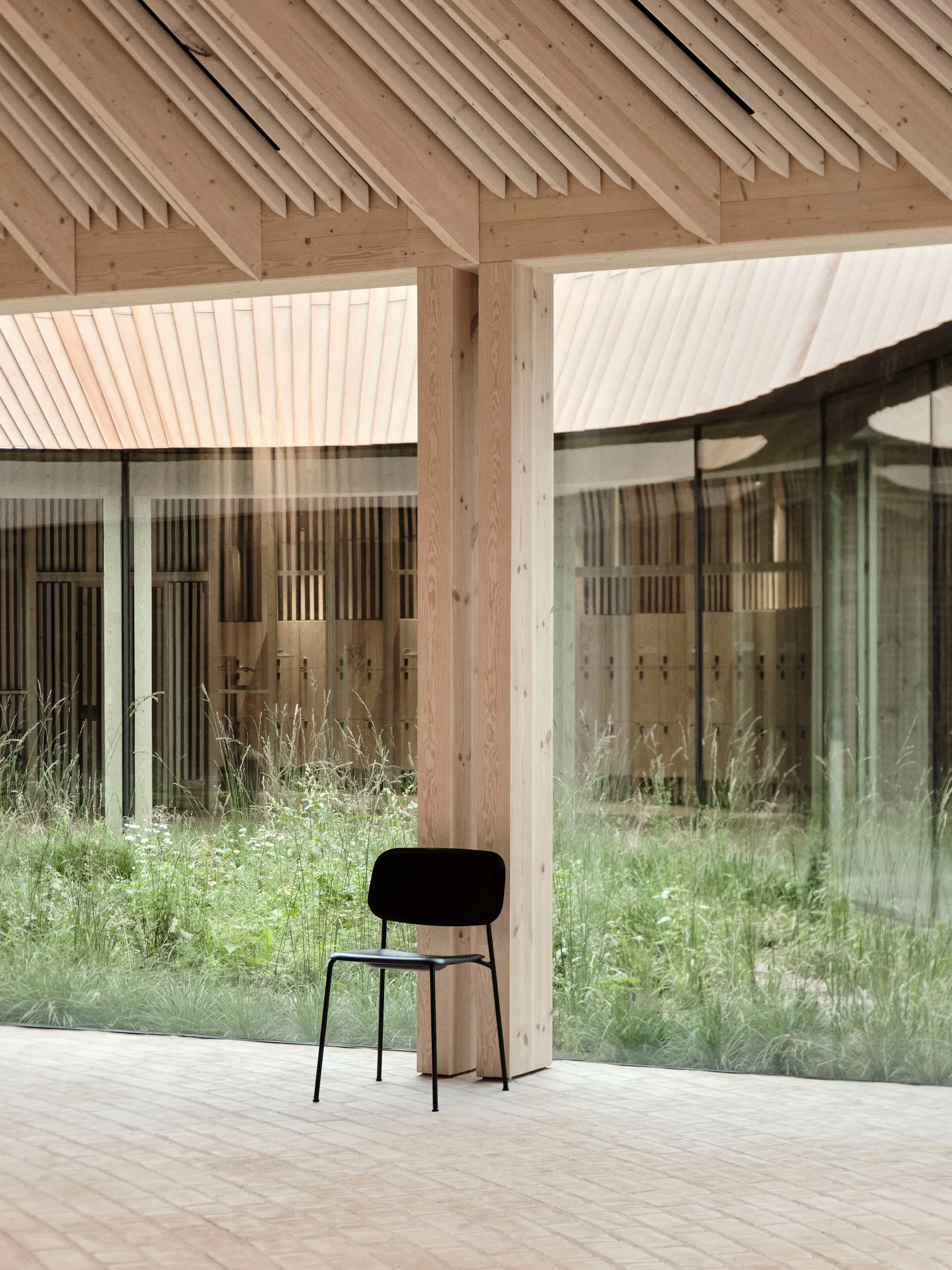 Soft Edge 40 chair, Hunter-black steel frame HAY