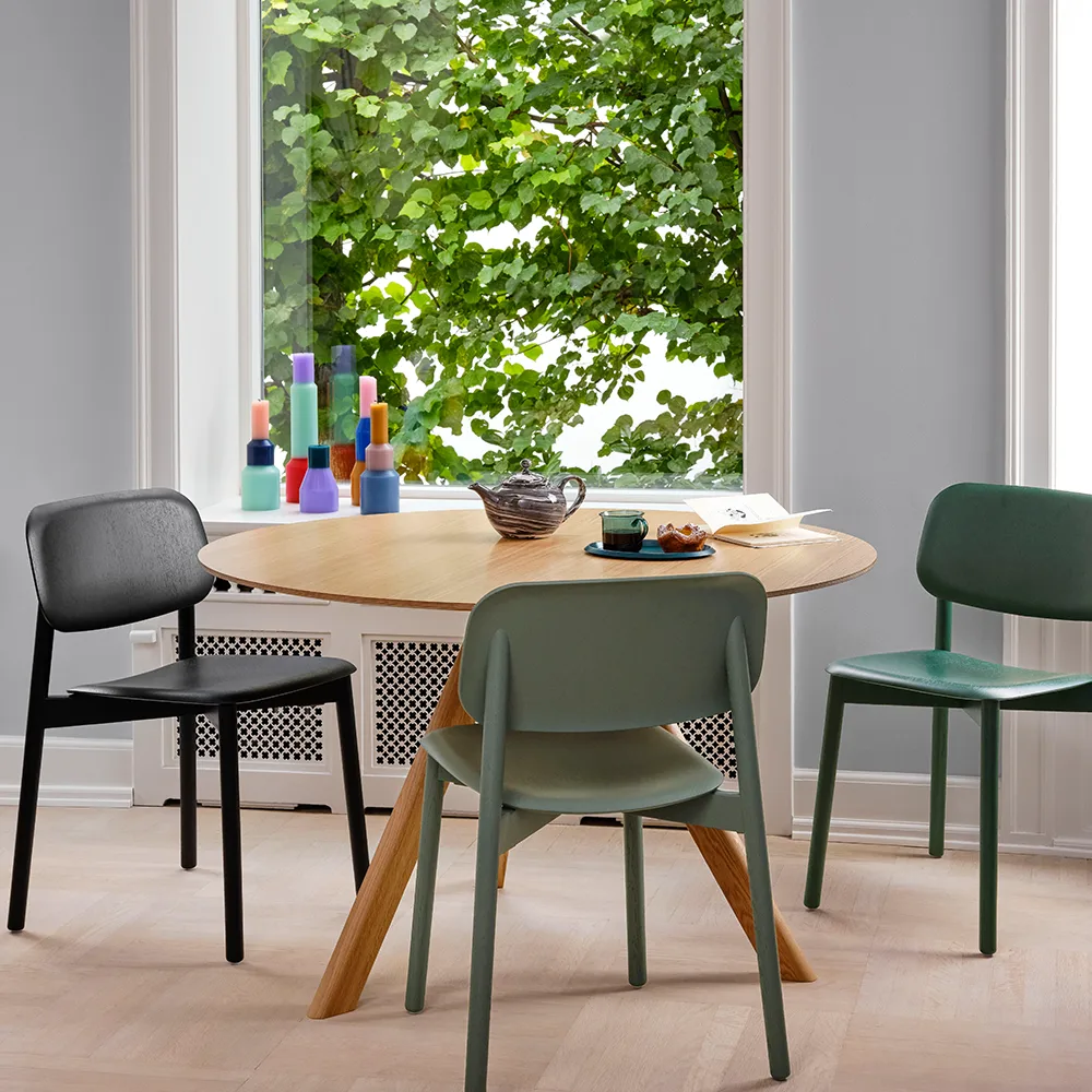 Soft Edge 60 chair, Hunter-Hunter oak frame HAY