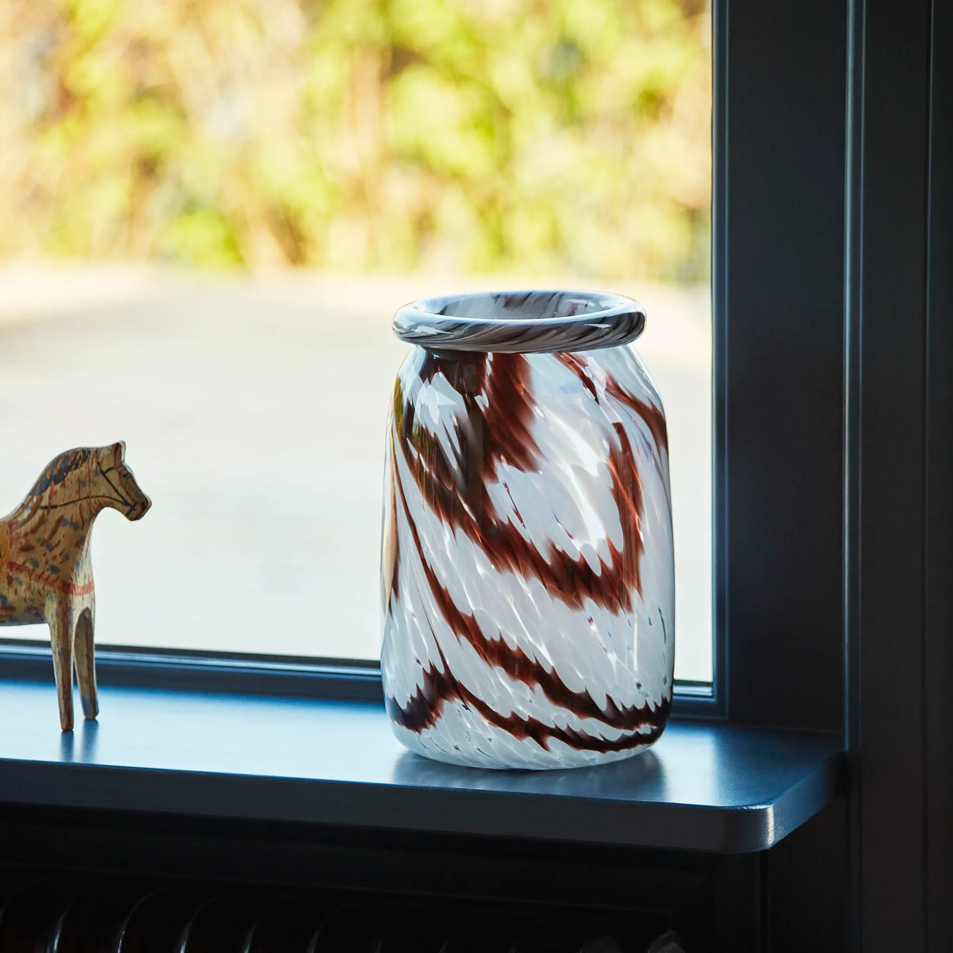 Splash Roll Neck vase L 27 cm, coffee-white HAY