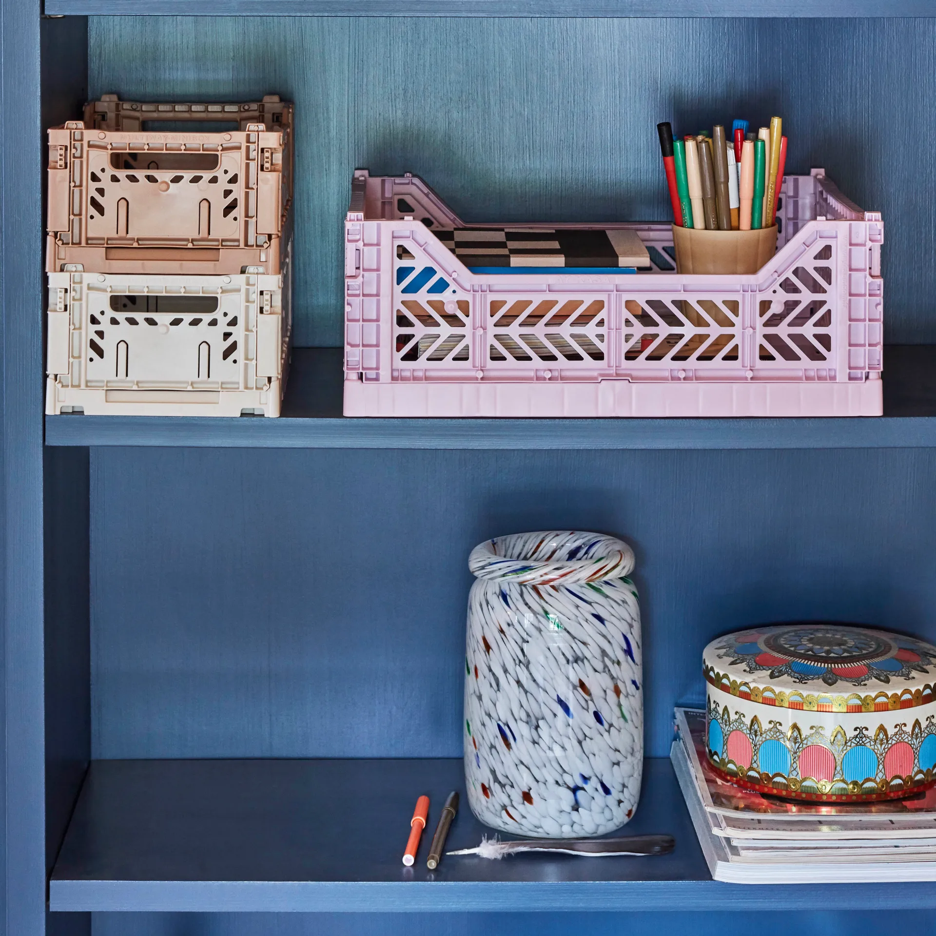 Splash Roll Neck vase M 22 cm, white dot (multi) HAY