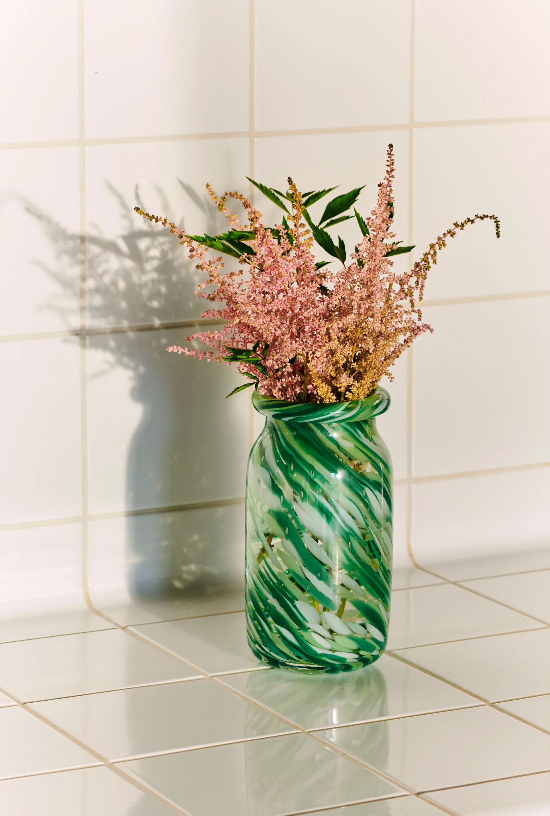 Splash Roll Neck vase S 20.5 cm, Green swirl HAY