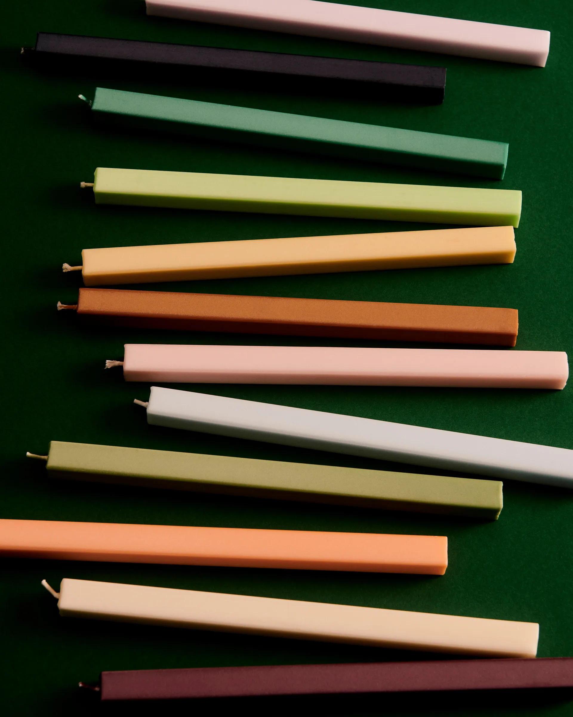 Square Candle light mix 4-pack, Dark HAY