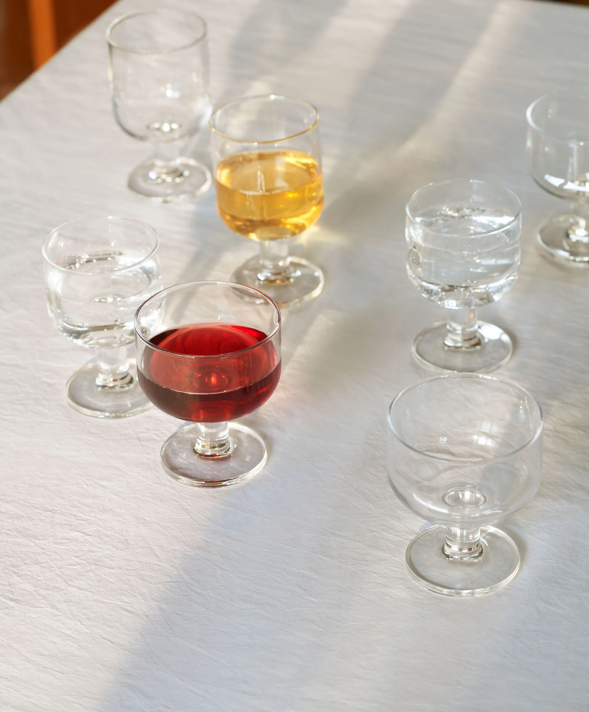 Tavern glass on foot, Wide 24 cl HAY