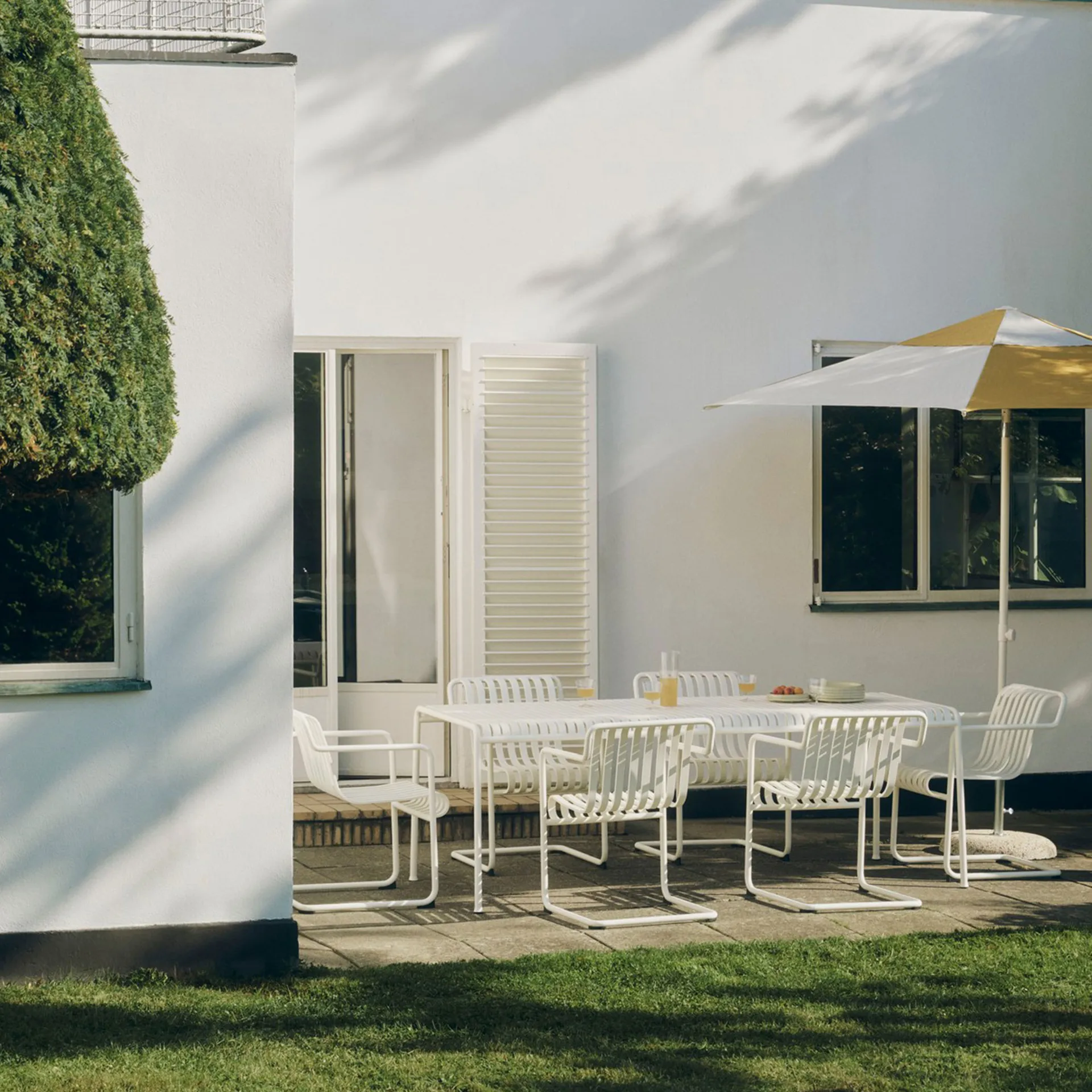 Terrazza Hexagon parasol, Off white-ochre HAY