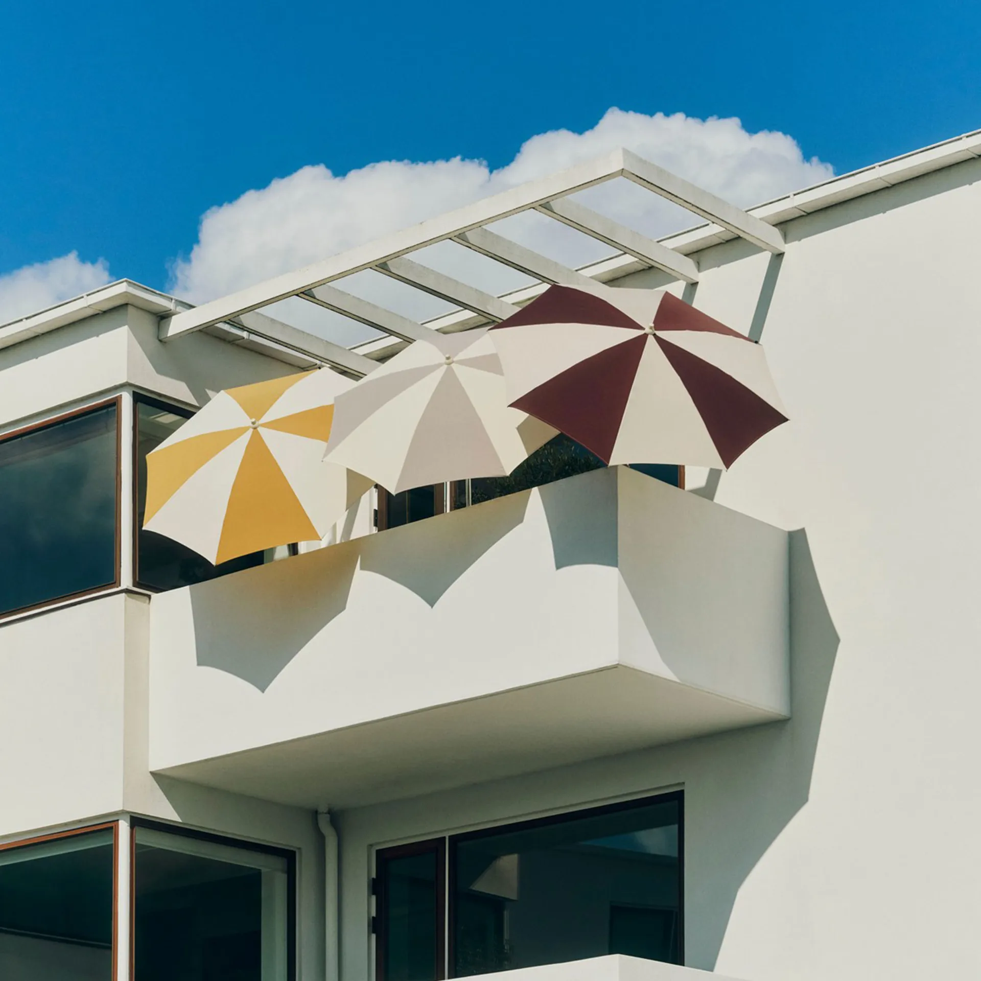 Terrazza Octagon parasol, Off-white -grey HAY