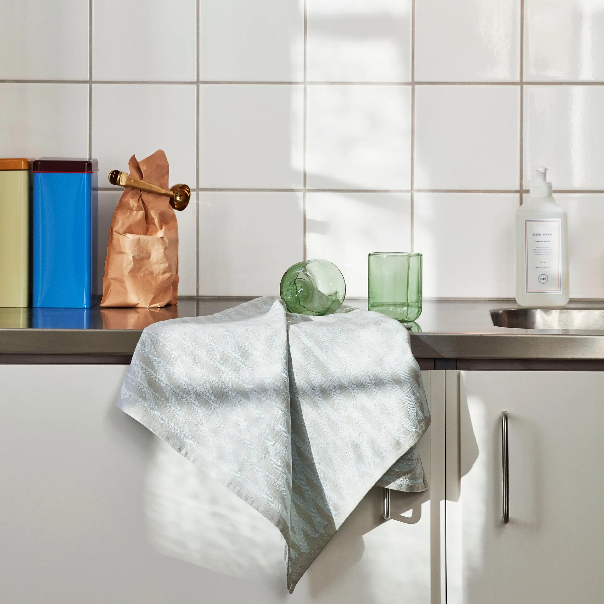 Tin by Sowden tin, Blue HAY