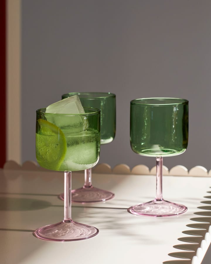Tint wine glass 25 cl 2-pack - Green-pink - HAY
