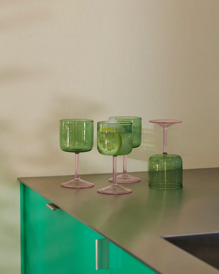 Tint wine glass 25 cl 2-pack - Green-pink - HAY