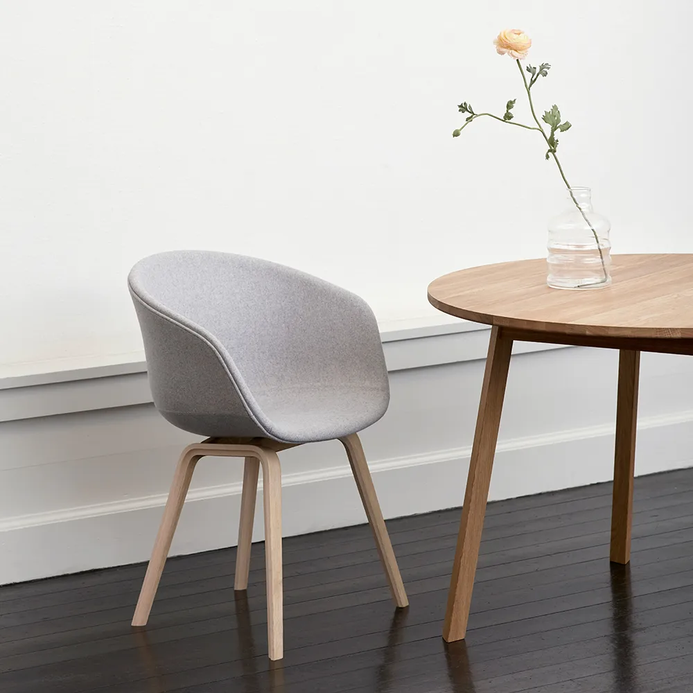 Triangle Leg dining table round, water-based lacquered oak HAY