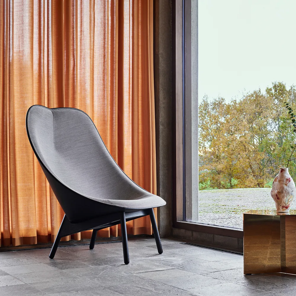 Uchiwa lounge chair, Black/white-black oak-black leather HAY